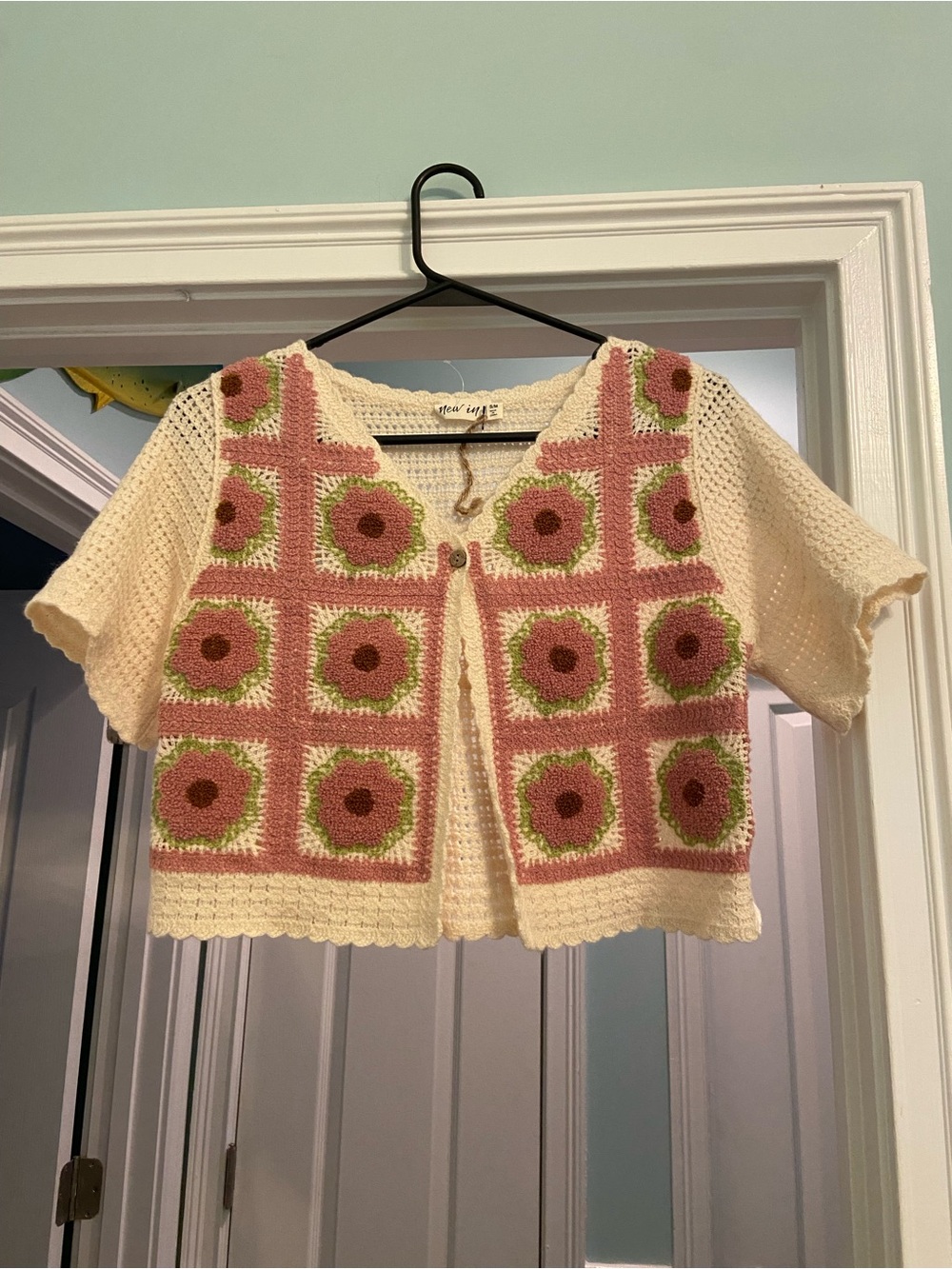 New In Vintage Inspired Cream Crochet Floral Cropped Cardigan